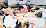舌鼓打ち、楽しいひととき 浜坂デイサービスセンターが感謝祭