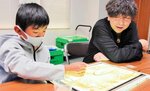 思い思いに指動かし 新温泉でサンドアート体験会