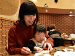 思い出の服を素材にした写真立てづくり 鳥取・わらべ館でイベント