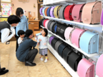 早くも「ラン活」活況 5-7月ピークか カラー、機能性など 幅広い商品展開