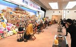 感謝を胸に最後の別れ 倉吉で人形・ぬいぐるみ供養祭