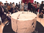 古代エジプト美術館展開幕 初日に千人来場 ギャラリートーク、熱心に傾聴
