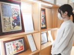 100年前の文化感じて 鳥取市立中央図書館で「引札展」