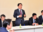 無派閥情報交換会結成 赤沢氏ら、初会合に10人