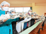 5メートル巻きずし完成! 大山町「学びの里甲川まつり」 多彩催しにぎわう