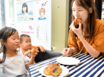 商品化へまた一歩 鳥大生開発 梨の葉スイーツ試食会