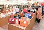 出石「かばん館」12日オープン お気に入り見つけて 工房で製作体験も