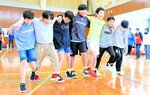 ユニークな競技に汗 浜坂でスポーツフェス