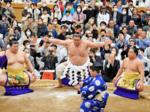 春巡業の力士に大歓声 大相撲浜坂場所に1300人