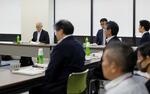 最低賃金、1054円が軸