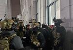 国会に武装兵、深夜に緊迫