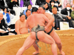 滑翔、勝利で錦 地元出身3力士も土俵に
