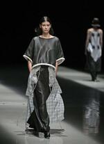 服による多彩な表現競う