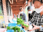 新鮮な野菜や加工品を販売 うえやま日曜朝市 9日今季第1回