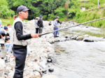 大物狙いさお操る 新温泉 岸田川で渓流釣り大会