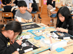 海賊旗に夢描く 漫画題材の特別授業 八東小