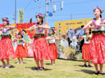グルメやステージ大盛況 園児・小学生のフラグループ 6年生卒業公演優雅に 道の駅・浜坂の郷で春フェスタ