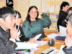 英語交え生徒と交流 夢が丘中で鳥大留学生