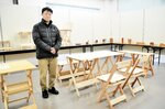 スギ通し山の現状伝える 八田コミセン 木工作家、奥田さん作品展