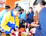 互いの文化、触れて笑顔 倉吉東高生と台湾の生徒が交流