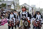 赤穂浪士に扮し行列練り歩き