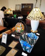 ステンドグラスやスワッグ華やかに ブランワークスでクリスマス企画展