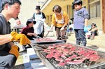ズームアップ 野生動物の行動、習性探る 新温泉・久斗山で自然教室 ジビエに舌鼓も