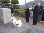 平和への誓いを新たに 玉栄丸爆発事故から79年、慰霊碑前で献花式