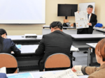新聞を読んで真偽見極める力つけて 米子税務署で講座