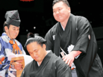 感謝あふれ熱い涙 息子2人と”最後の一番” 元幕内・石浦 引退相撲、断髪式