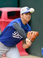 大谷、ブルペンで投球練習