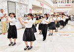 生演奏で店内華やかに 県西部中高吹奏楽部が披露 イオン日吉津
