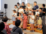 わらべ館で田中千鳥朗読会 逢坂小児童らが18編を披露